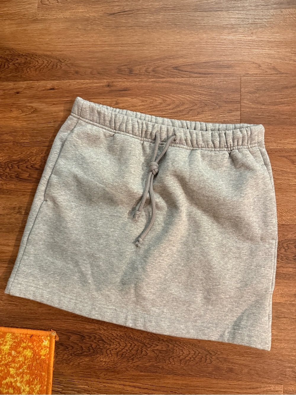 Mini skirt by Aritzia